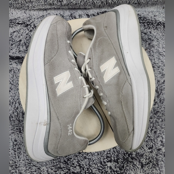 New Balance 1442 Women’s Size 8 - Picture 5 of 9